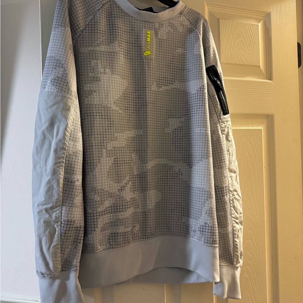 Nike Gray Patterned Crewneck Sweater